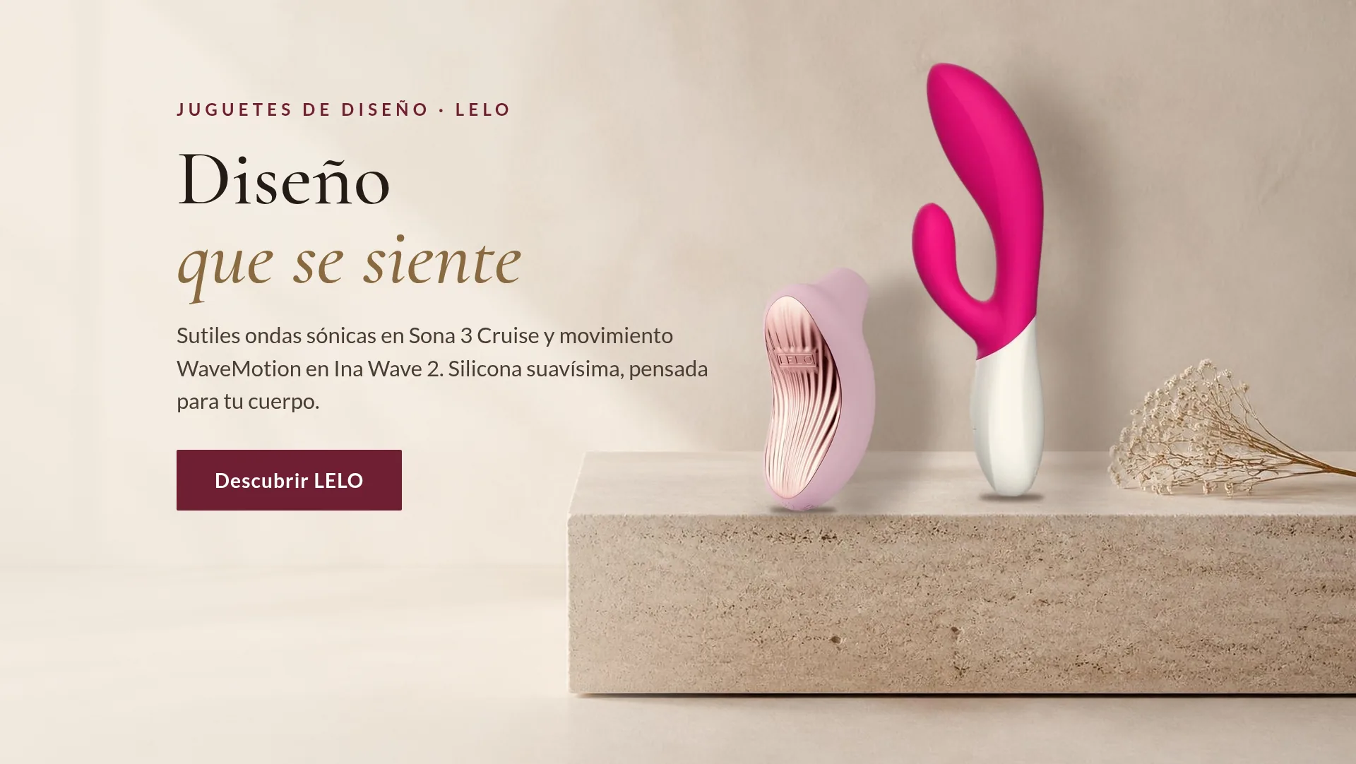 LELO Sona 3 Cruise rosa e Ina Wave 2 cereza sobre una peana de travertino con luz natural: diseño que se siente